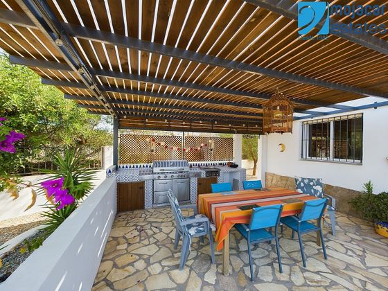 Foto 2 de Xalet en venda a ronda Del Mulhacen de 5 habitacions amb terrassa i piscina