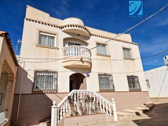 Foto 1 de Casa en venda a calle San Pedro de 6 habitacions amb terrassa i balcó