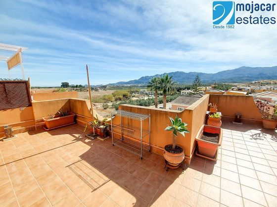 Foto 1 de Àtic en venda a calle Los Naranjos de 3 habitacions amb terrassa i piscina