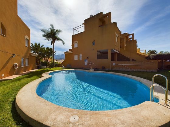 Foto 2 de Venta de ático en calle Los Naranjos de 3 habitaciones con terraza y piscina
