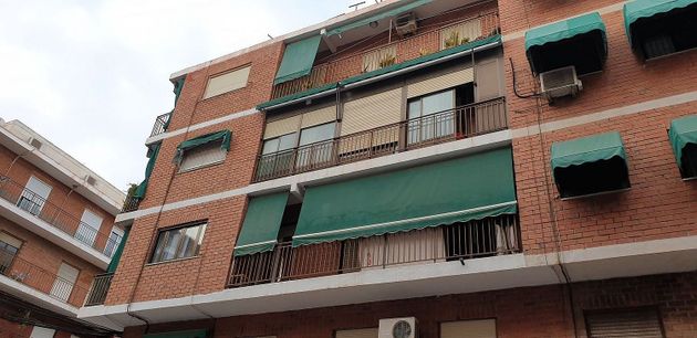 Foto 1 de Piso en venta en Sector V de 4 habitaciones con balcón y calefacción