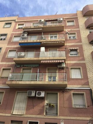 Foto 1 de Venta de piso en Carrús Est - Camí dels Magros de 2 habitaciones con terraza y balcón