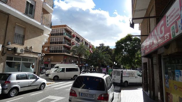Foto 1 de Local en venta en calle Fèlix Laorden García con aire acondicionado