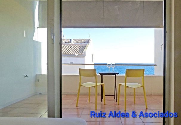 Foto 1 de Venta de casa en Alicante de 3 habitaciones con terraza y jardín