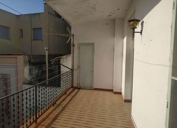 Foto 1 de Venta de piso en Piera de 5 habitaciones con terraza