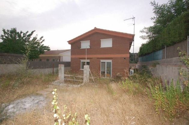 Foto 1 de Venta de chalet en Abrera de 4 habitaciones con terraza y jardín