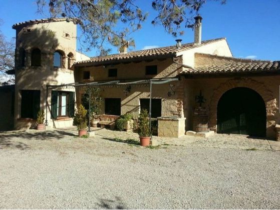 Foto 1 de Casa rural en venda a Sant Martí de Tous de 7 habitacions amb terrassa i jardí