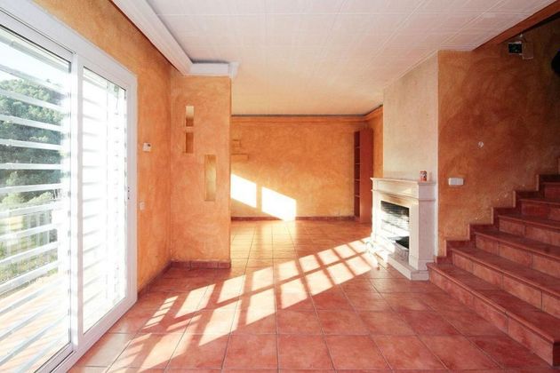 Foto 2 de Venta de chalet en Corbera de Llobregat de 4 habitaciones y 244 m²