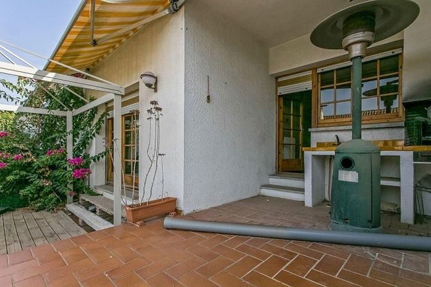 Foto 2 de Venta de casa en Sant Esteve Sesrovires de 4 habitaciones con jardín
