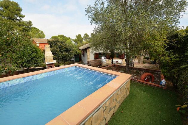Foto 1 de Venta de chalet en Mediona de 2 habitaciones con terraza y piscina