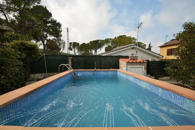 Foto 2 de Venta de chalet en Mediona de 2 habitaciones con terraza y piscina