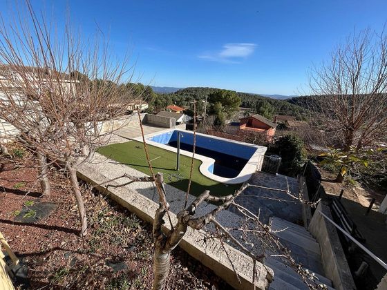 Foto 1 de Venta de chalet en Mediona de 4 habitaciones con terraza y piscina