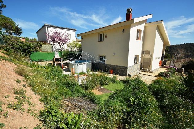 Foto 1 de Venta de chalet en Mediona de 3 habitaciones con terraza y jardín