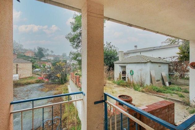 Foto 2 de Casa en venta en Vallirana de 2 habitaciones con piscina y jardín