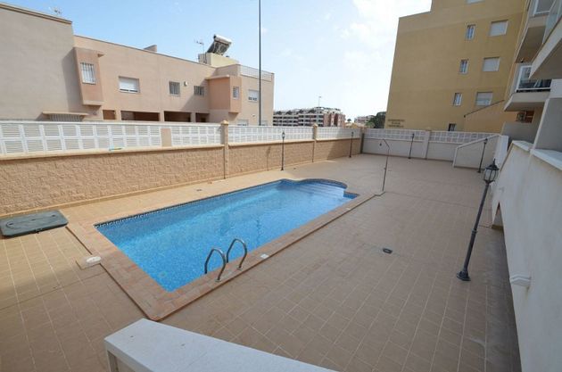 Foto 1 de Pis en venda a Aguadulce Sur de 2 habitacions amb terrassa i piscina