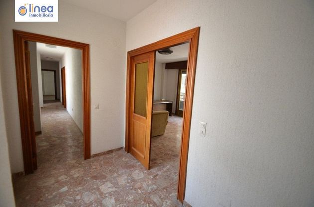 Foto 1 de Pis en venda a Centro - Almería de 4 habitacions amb terrassa i garatge