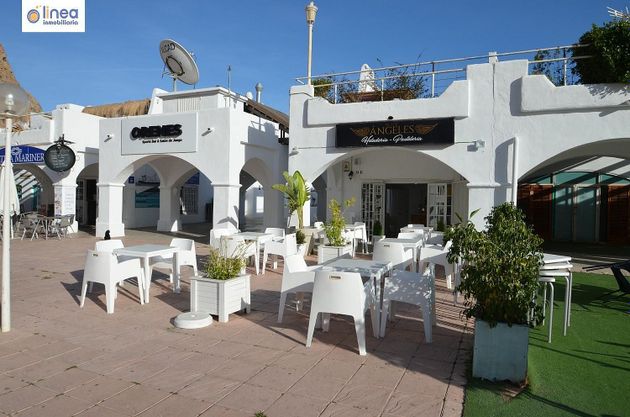 Foto 1 de Local en venta en El Puerto con terraza y aire acondicionado