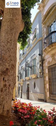 Foto 1 de Xalet en venda a calle Campomanes de 7 habitacions amb terrassa i balcó