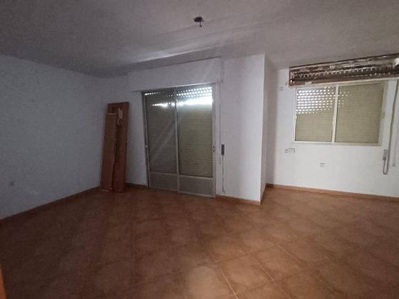 Foto 2 de Piso en venta en Ceutí de 3 habitaciones con garaje y balcón