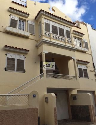 Foto 1 de Casa adossada en venda a Salamanca - Uruguay - Las Mimosas de 6 habitacions amb garatge