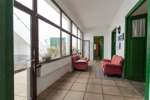 Foto 2 de Casa en venta en Arico de 4 habitaciones con terraza