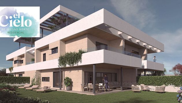 Foto 2 de Casa nova en venda a calle Pico de la Miel de 4 habitacions amb piscina i jardí
