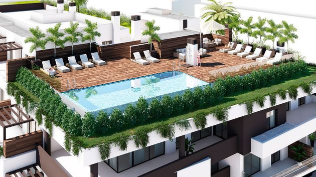 Foto 1 de Piso nuevo en venta en urbanización Azucarera Nscarmen de 3 habitaciones con piscina y jardín