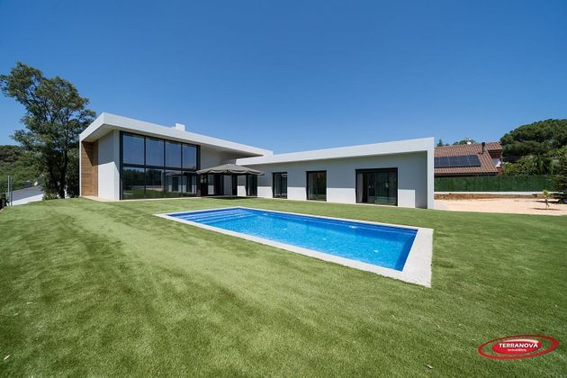 Foto 1 de Casa nova en venda a Ametlla del Vallès, l´ de 4 habitacions amb piscina i jardí