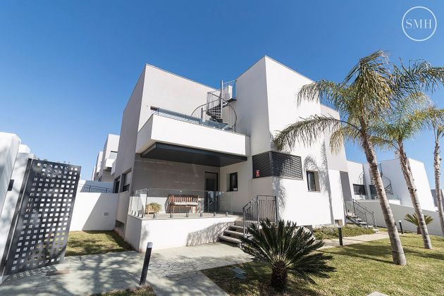 Foto 1 de Casa nova en venda a calle Cortijo Las Canteras de 4 habitacions amb piscina i jardí