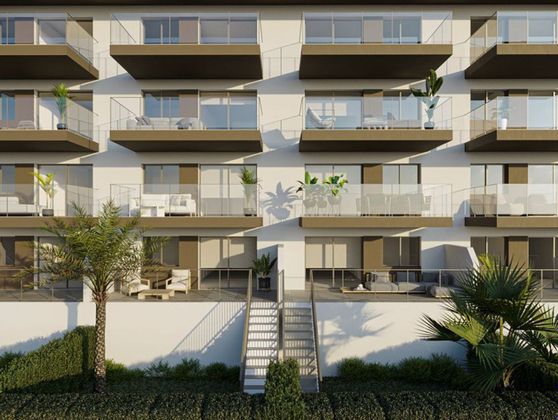 Foto 1 de Piso nuevo en venta en calle De la Mediterránea de 3 habitaciones con piscina y ascensor