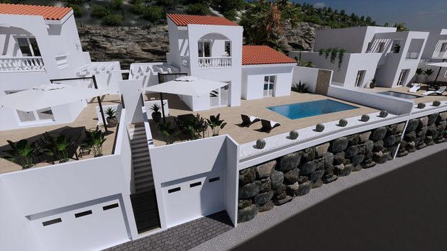 Foto 2 de Casa nueva en venta en calle Cumbres de Alcalalí de 3 habitaciones con piscina y jardín