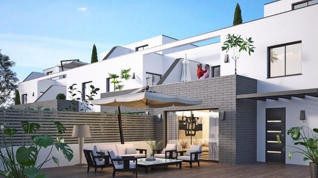 Foto 2 de Casa nova en venda a calle Denébola de 3 habitacions amb jardí