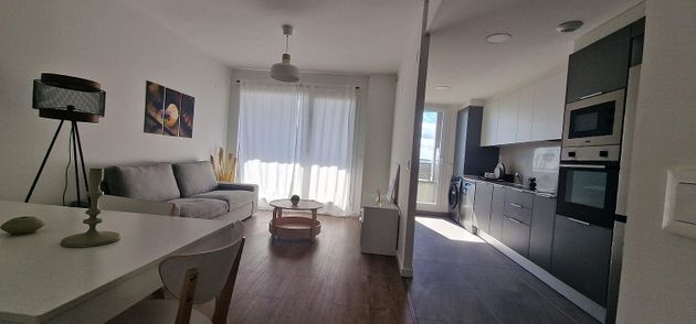 Foto 1 de Piso nuevo en alquiler en calle Fausti Valentí i Torrejón de 3 habitaciones con aire acondicionado y ascensor