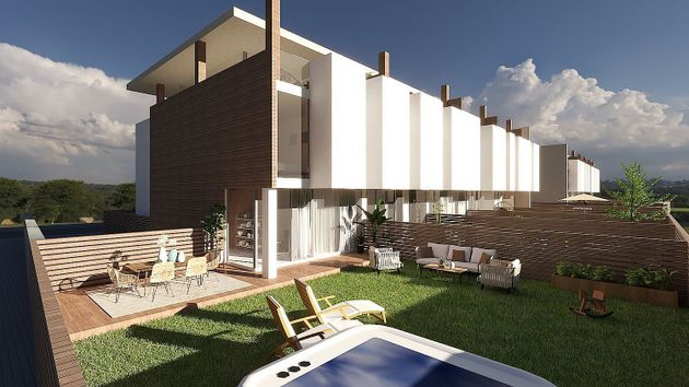 Foto 2 de Casa nova en venda a calle Cinquena de 4 habitacions amb jardí