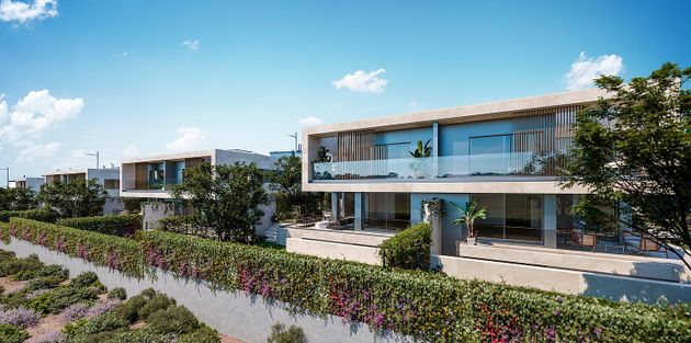 Foto 1 de Casa nova en venda a calle Alvaro de Bazán de 5 habitacions amb piscina i jardí