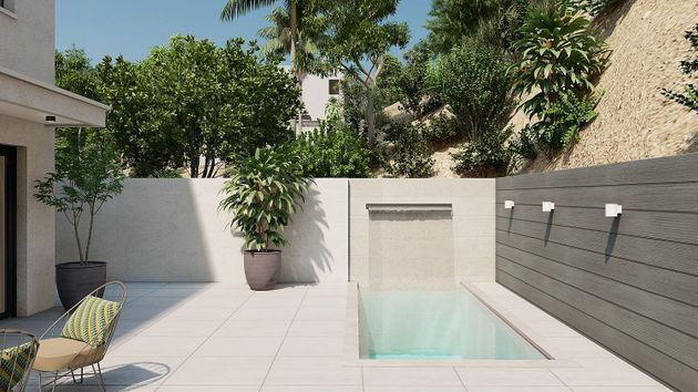 Foto 2 de Casa nova en venda a calle Doñana de 4 habitacions amb jardí