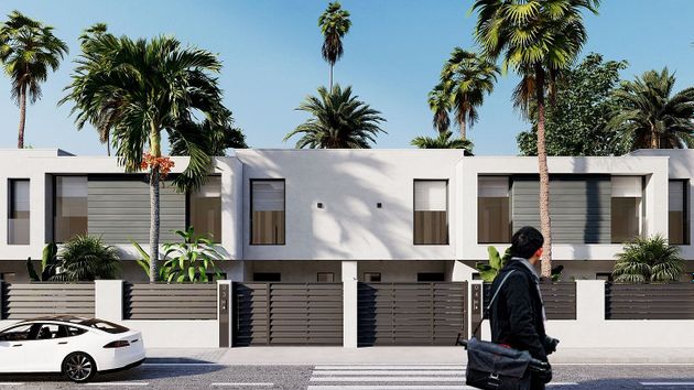 Foto 1 de Casa nova en venda a calle Doñana de 4 habitacions amb jardí