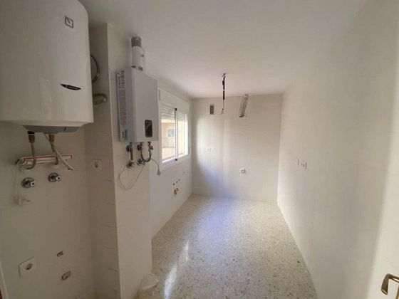 Foto 1 de Venta de piso nuevo en calle Miguel Arruda de 3 habitaciones con ascensor
