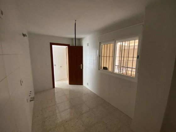 Foto 1 de Venta de piso nuevo en calle Miguel Arruda de 4 habitaciones con ascensor