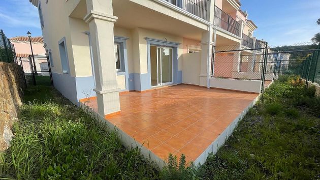 Foto 2 de Casa nova en venda a calle Ruben Dario de 3 habitacions amb piscina i jardí