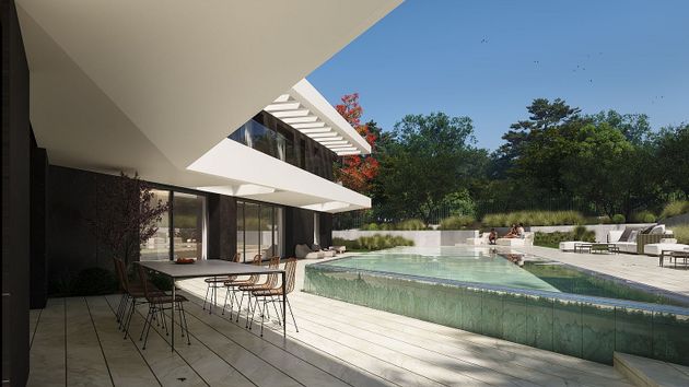 Foto 1 de Casa nova en venda a calle De Los Lagos de 5 habitacions amb piscina i jardí