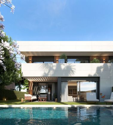 Foto 2 de Casa nova en venda a calle Isla de Creta de 6 habitacions amb piscina i jardí