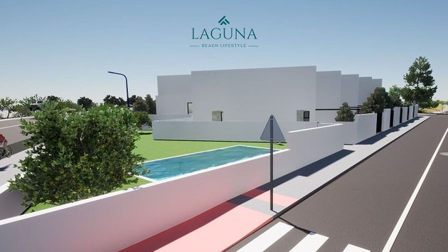 Foto 2 de Casa nova en venda a calle De Las Lagunas de 3 habitacions amb piscina i jardí