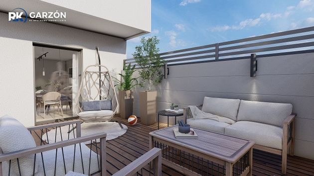 Foto 2 de Casa nova en venda a calle Moreros de 4 habitacions amb piscina i jardí