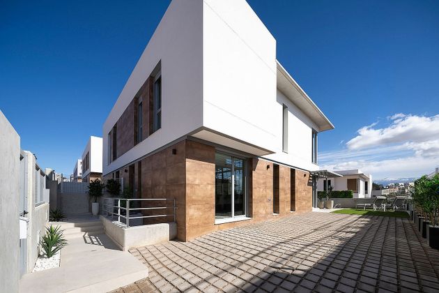 Foto 1 de Casa nueva en venta en calle Mar Mediterráneo Esq Levante de 3 habitaciones con piscina y jardín