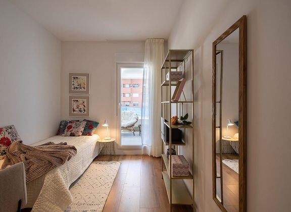 Foto 1 de Piso nuevo en venta en calle Federico García Lorca Esquina Campotéjar de 2 habitaciones con piscina y ascensor