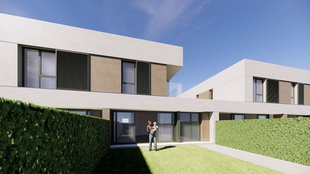Foto 2 de Venta de casa nueva en calle Rosa de Los Vientos de 4 habitaciones y 159 m²