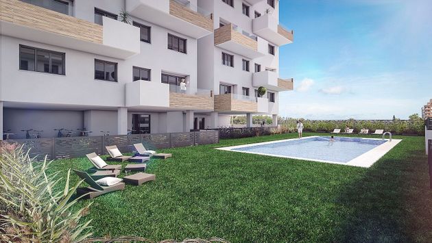 Foto 2 de Venta de piso nuevo en calle Serra de Penaguila de 3 habitaciones con piscina y ascensor