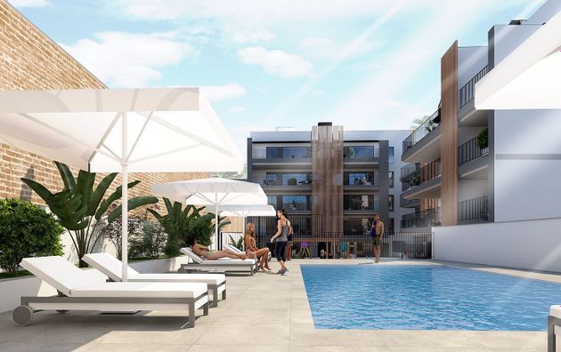 Foto 1 de Venta de piso nuevo en calle Sant Antonio de 3 habitaciones con piscina y aire acondicionado