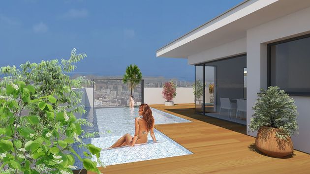 Foto 1 de Pis nou en venda a calle De Granada de 4 habitacions amb piscina i aire acondicionat